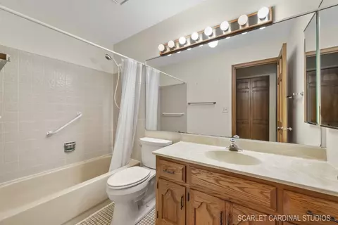 1742 Caxton Dr, Wheaton, IL 60189 photo 14