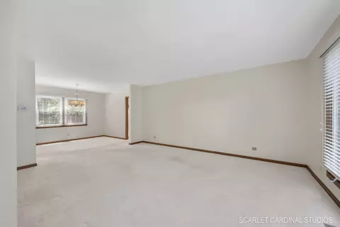 1742 Caxton Dr, Wheaton, IL 60189 photo 5