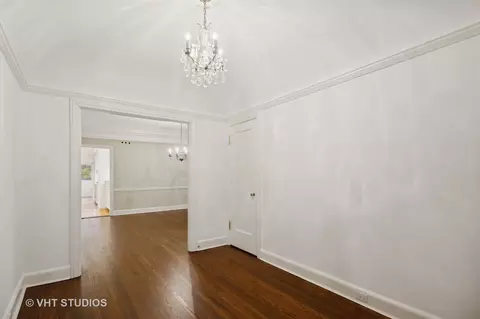 Dining - 70 E Cedar St #4E, Chicago, IL 60611 photo 1 of 3