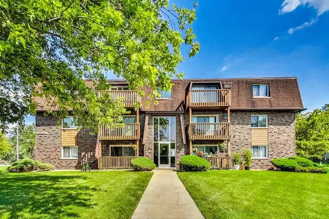 19398 Wolf Rd #11, Mokena, IL 60448