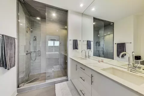 731 W 15th St, Chicago, IL 60607 photo 12