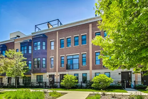 731 W 15th St, Chicago, IL 60607
