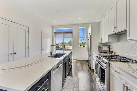 731 W 15th St, Chicago, IL 60607 photo 9