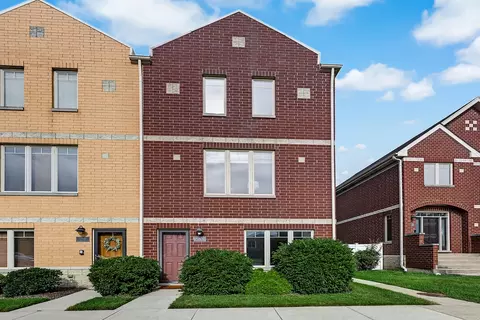 8900 31st St #7, Brookfield, IL 60513