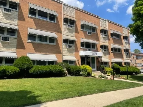 4820 Conrad St #302, Skokie, IL 60077