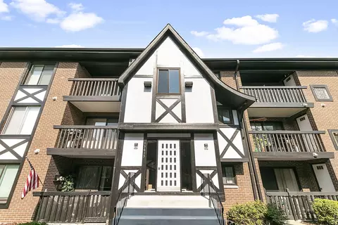 13613 Lamon Ave #619, Crestwood, IL 60418