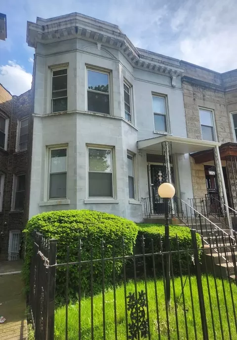 4529 W Congress Pkwy, Chicago, IL 60624