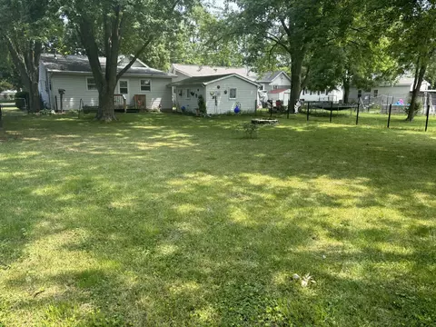 Exterior - 305 E 4th St, Gridley, IL 61744 photo 8 of 10