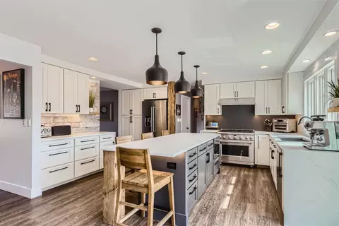 4952 Essington Ct, Hoffman Estates, IL 60010 photo 10