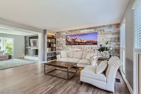 4952 Essington Ct, Hoffman Estates, IL 60010 photo 5