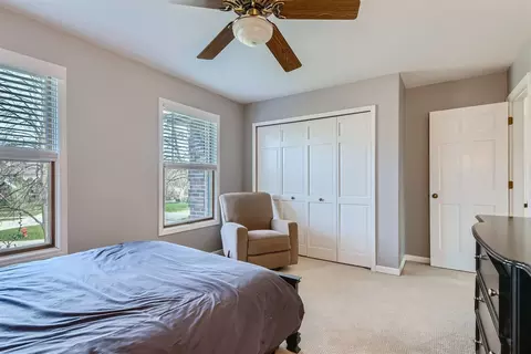 4952 Essington Ct, Hoffman Estates, IL 60010 photo 34