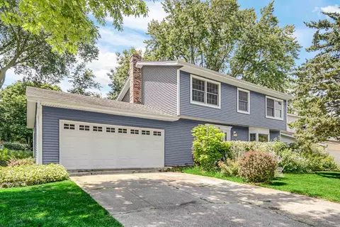 848 Braemar Dr, Mundelein, IL 60060