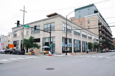100 S Ashland Ave #204, Chicago, IL 60607