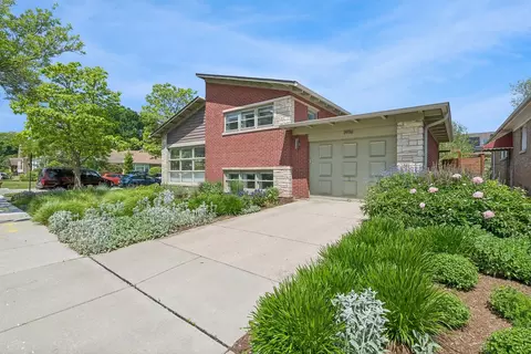 2956 W Bryn Mawr Ave, Chicago, IL 60659