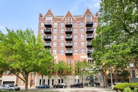 1444 N Orleans St #9J, Chicago, IL 60610