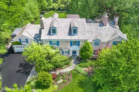 161 Apple Tree Rd, Winnetka, IL 60093