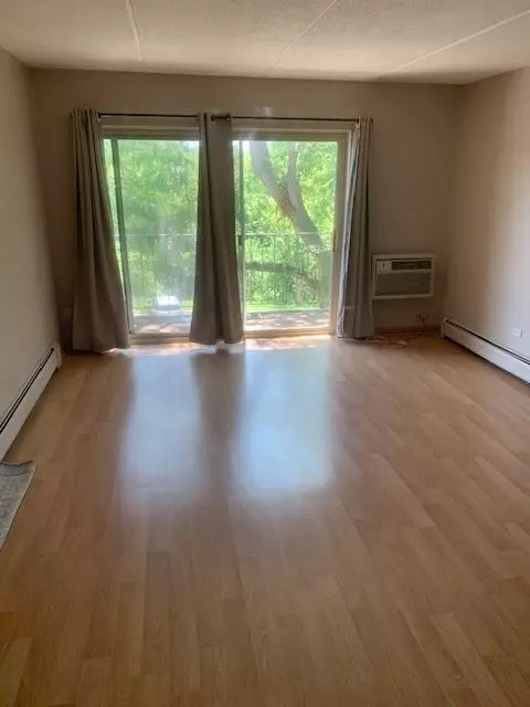 561 Fairway View Dr #3A, Wheeling, IL 60090 photo 2