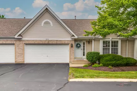 1274 W Danbury Dr, Cary, IL 60013