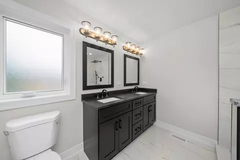 Bath - 8540 Normandy Ave, Burbank, IL 60459 photo 3 of 6
