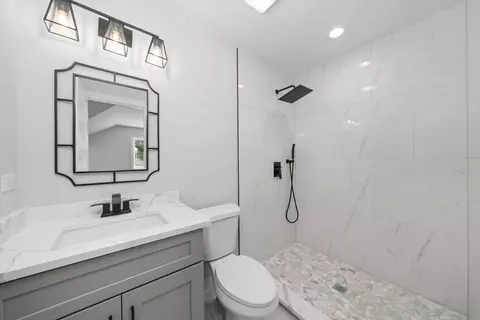 Bath - 8540 Normandy Ave, Burbank, IL 60459 photo 4 of 6