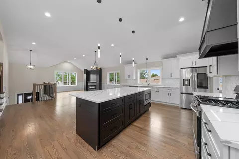 Kitchen - 8540 Normandy Ave, Burbank, IL 60459 photo 3 of 4