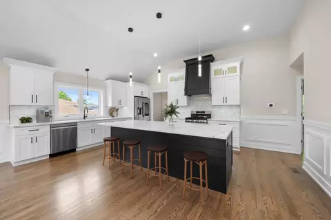 Kitchen - 8540 Normandy Ave, Burbank, IL 60459 photo 4 of 4