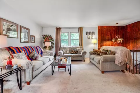 13 Redwood Trl, Wheeling, IL 60090 photo 6