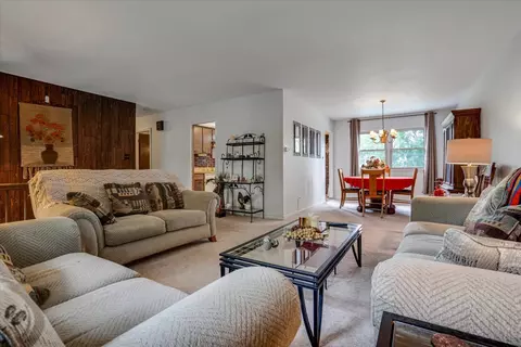13 Redwood Trl, Wheeling, IL 60090 photo 8