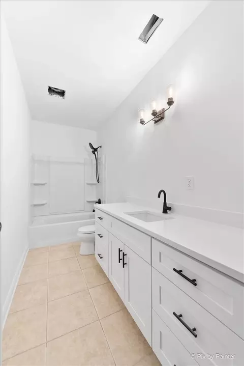 Bath - 6619 Burning Tree Cir, Mchenry, IL 60050 photo 4 of 4