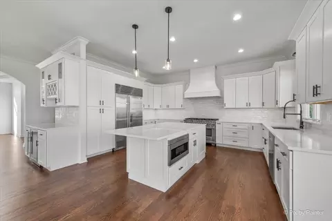 Kitchen - 6619 Burning Tree Cir, Mchenry, IL 60050 photo 3 of 3