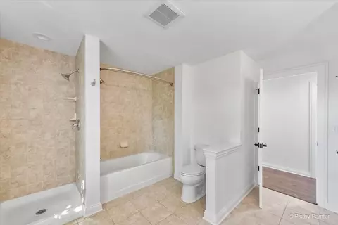 Bath - 6619 Burning Tree Cir, Mchenry, IL 60050 photo 3 of 4