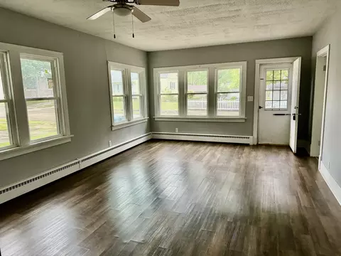 610 Calhoun St, Peru, IL 61354 photo 3