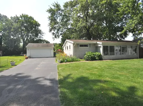 25615 W Lakeview Ct, Lake Villa, IL 60046