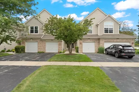 1476 Doolittle Ln, Grayslake, IL 60030