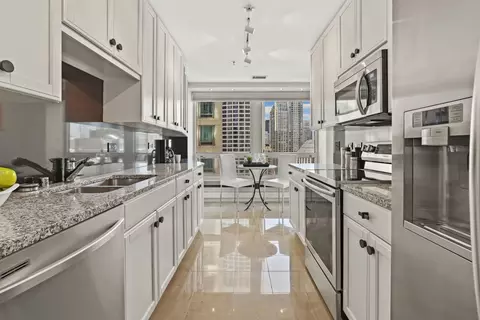 57 E Delaware Pl #2306, Chicago, IL 60611 photo 12