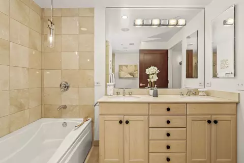 57 E Delaware Pl #2306, Chicago, IL 60611 photo 17
