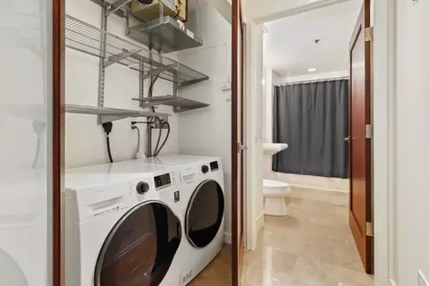 57 E Delaware Pl #2306, Chicago, IL 60611 photo 24