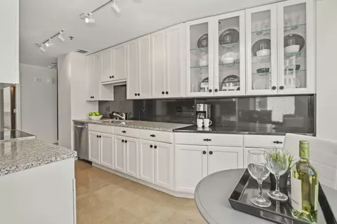 57 E Delaware Pl #2306, Chicago, IL 60611 photo 9