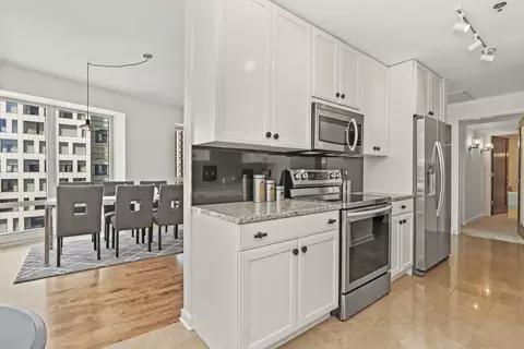 57 E Delaware Pl #2306, Chicago, IL 60611 photo 10