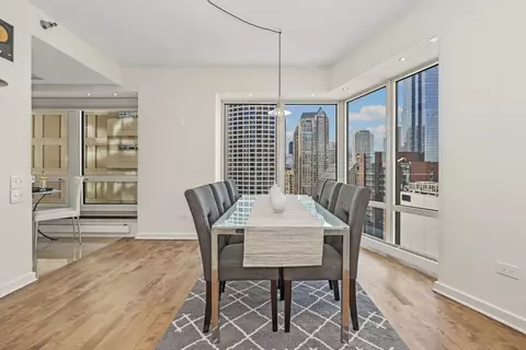 57 E Delaware Pl #2306, Chicago, IL 60611 photo 5