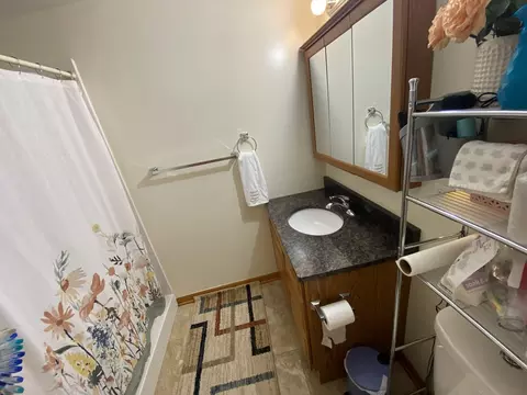 Bath - 1825 Howard Ave, Des Plaines, IL 60018 photo 1 of 2
