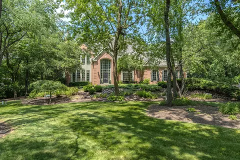 4 N540 Hidden Oaks Rd, Saint Charles, IL 60175