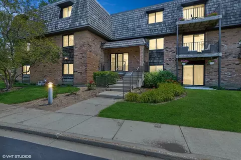 9 Oak Creek Dr #3901, Buffalo Grove, IL 60089