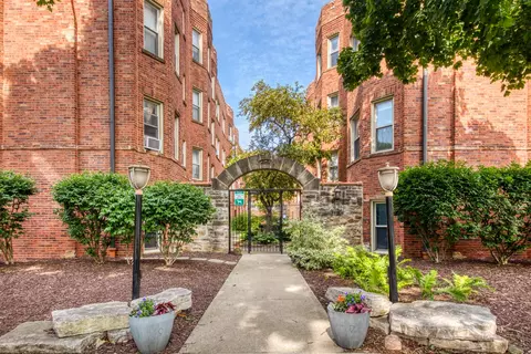 4132 N Kedvale Ave #210, Chicago, IL 60641