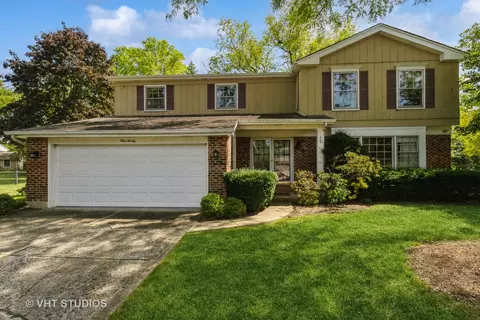 920 Mayfair Dr, Libertyville, IL 60048