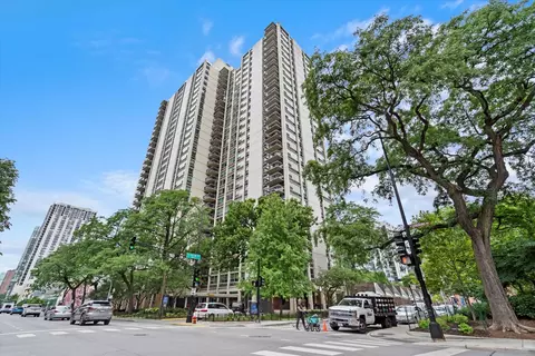 1255 N Sandburg Ter #509, Chicago, IL 60610