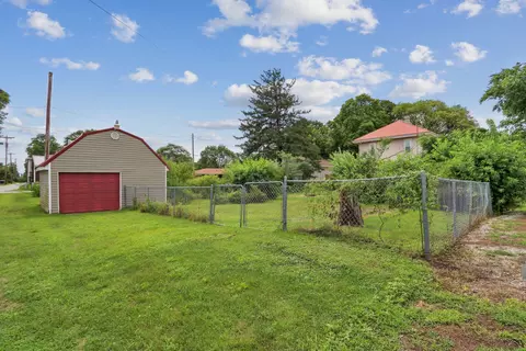 Exterior - 210 W Byron St, Sidney, IL 61877 photo 9 of 9