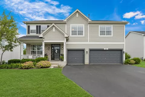 284 W Biros Ln, Round Lake, IL 60073