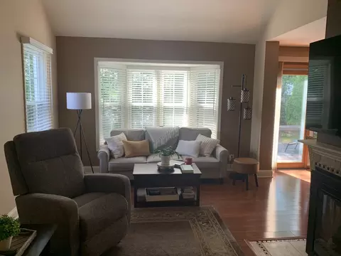 1091 Devonshire Ave, Naperville, IL 60540 photo 8
