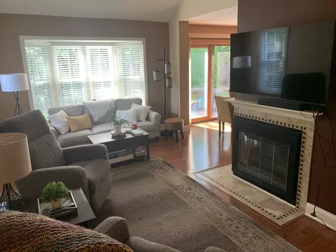 1091 Devonshire Ave, Naperville, IL 60540 photo 7